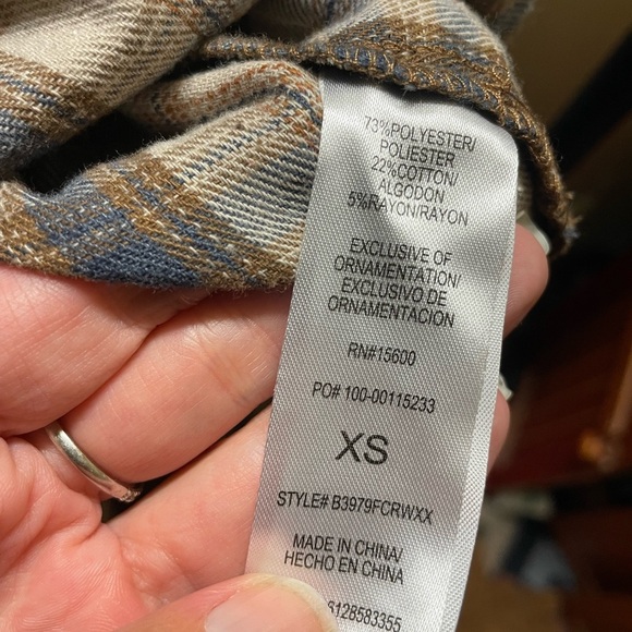 🎈3/$20 Democracy Plaid Button Down Shirt in Gray and Blue - Picture 6 of 8